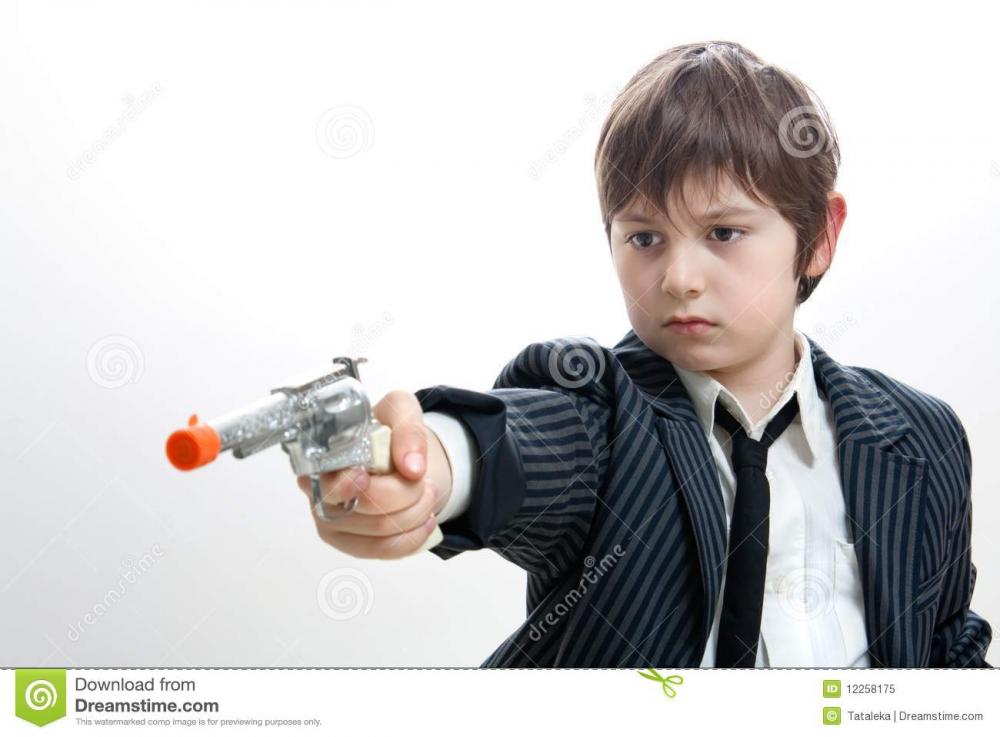 gangster-kid-targeting-someone-12258175.thumb.jpg.76b964078036e2b05f1aade71fcdd1a2.jpg